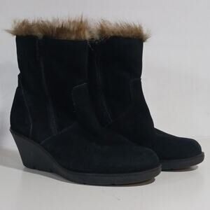 Martino Canada black suede faux fur trim wedge ankle boots size 9